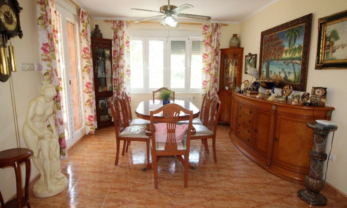 Segunda mano - Villa -
Torrevieja - Los Balcones