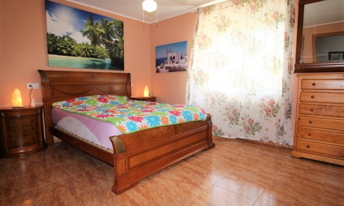 Segunda mano - Villa -
Torrevieja - Los Balcones