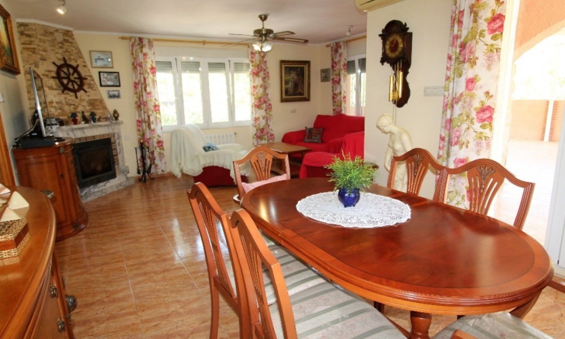 Segunda mano - Villa -
Torrevieja - Los Balcones