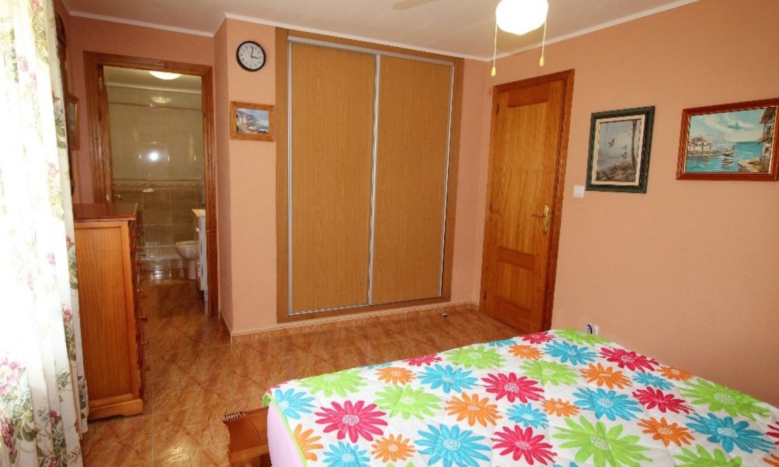 Segunda mano - Villa -
Torrevieja - Los Balcones