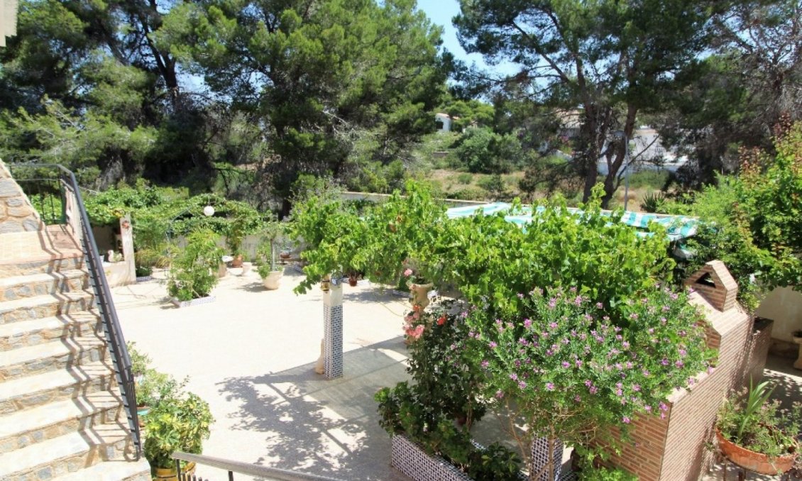 Segunda mano - Villa -
Torrevieja - Los Balcones