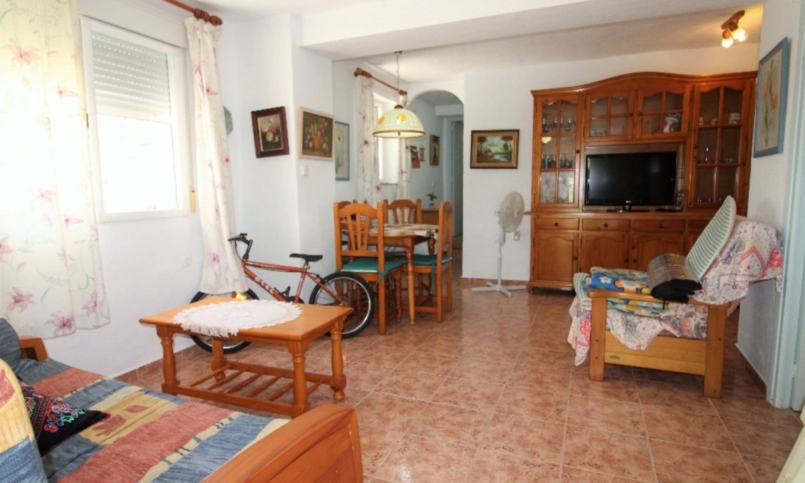 Segunda mano - Villa -
Torrevieja - Los Balcones