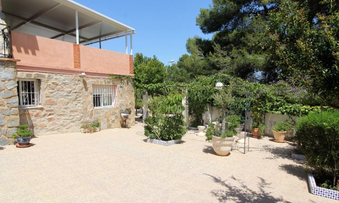 Segunda mano - Villa -
Torrevieja - Los Balcones