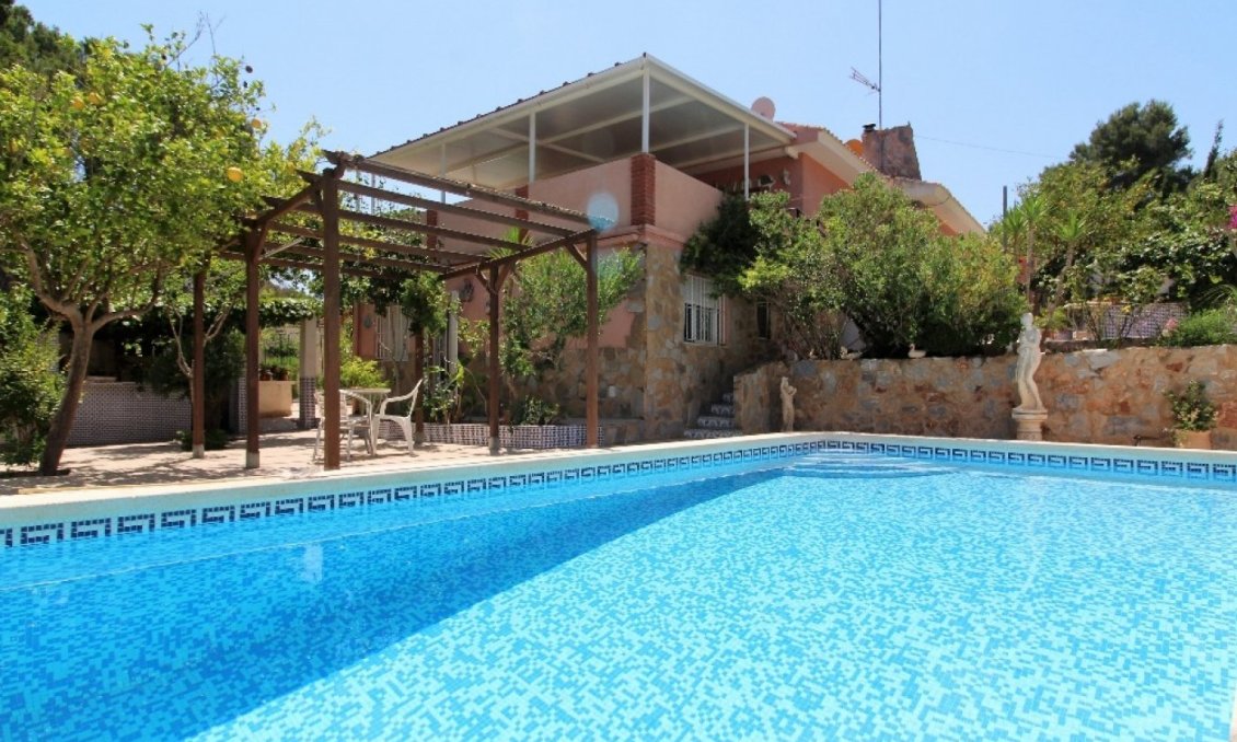 Segunda mano - Villa -
Torrevieja - Los Balcones