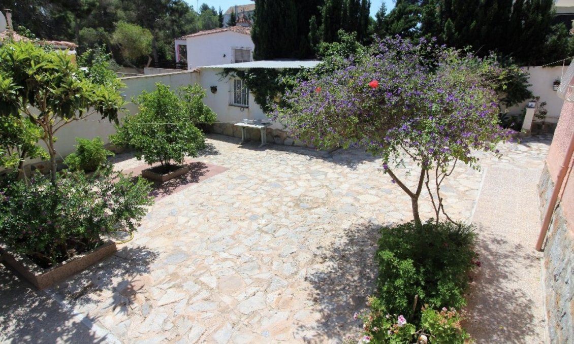 Segunda mano - Villa -
Torrevieja - Los Balcones