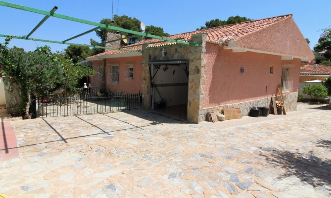 Segunda mano - Villa -
Torrevieja - Los Balcones