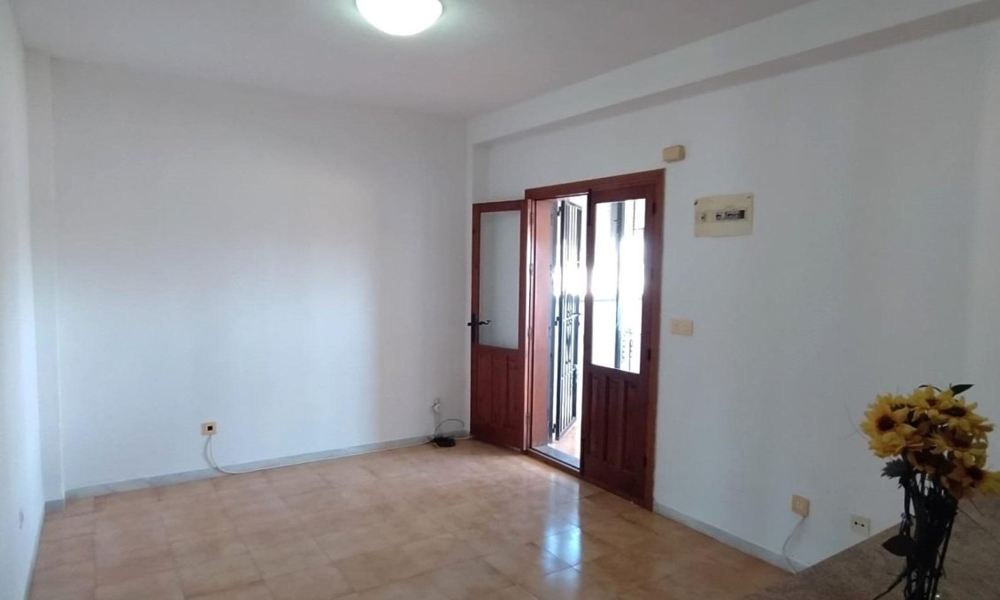 Segunda mano - Apartamento -
Torrevieja - La Mata Pueblo