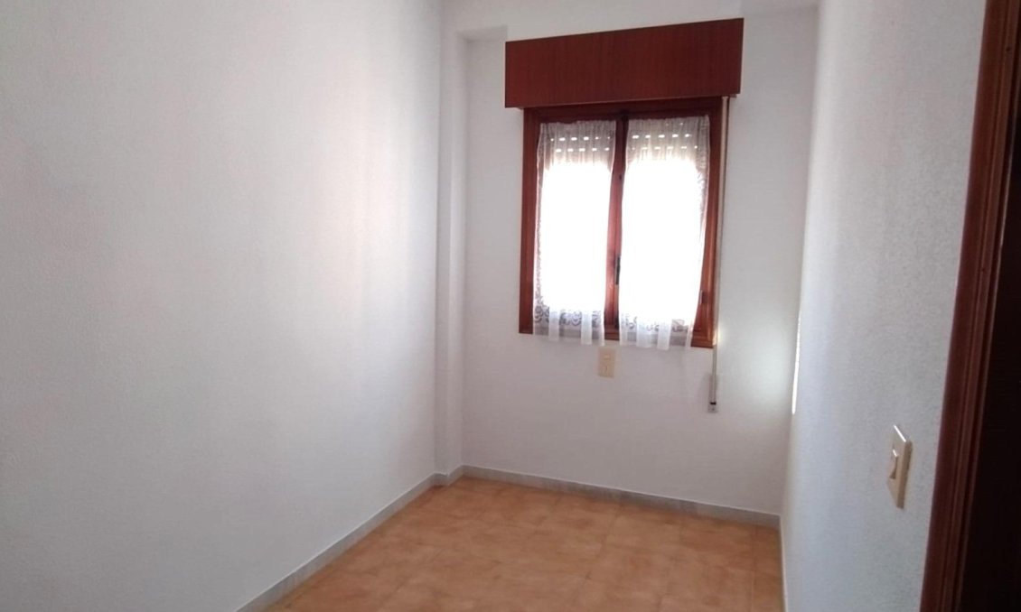 Segunda mano - Apartamento -
Torrevieja - La Mata Pueblo