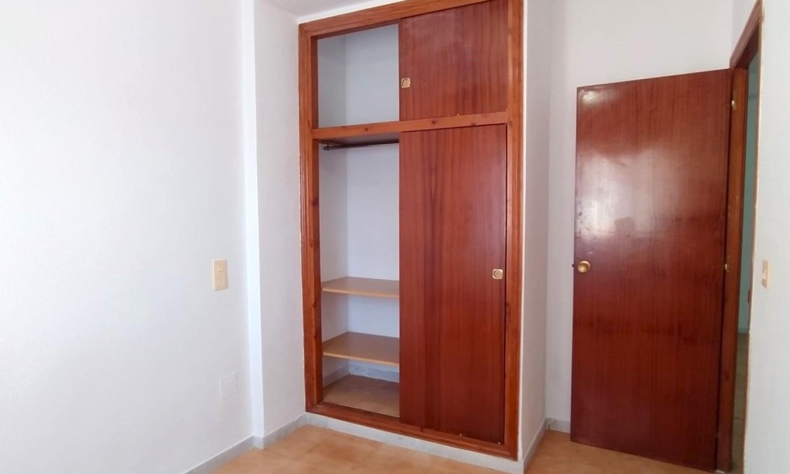 Segunda mano - Apartamento -
Torrevieja - La Mata Pueblo