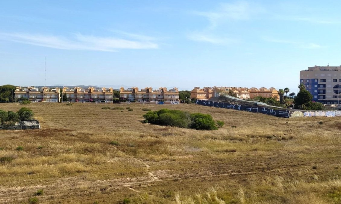 Segunda mano - Apartamento -
Torrevieja - La Mata Pueblo