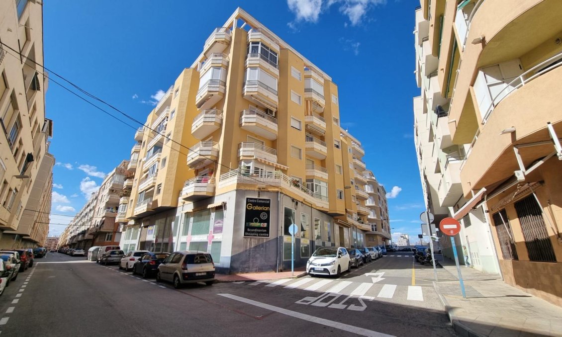Segunda mano - Apartamento -
Torrevieja - Habaneras
