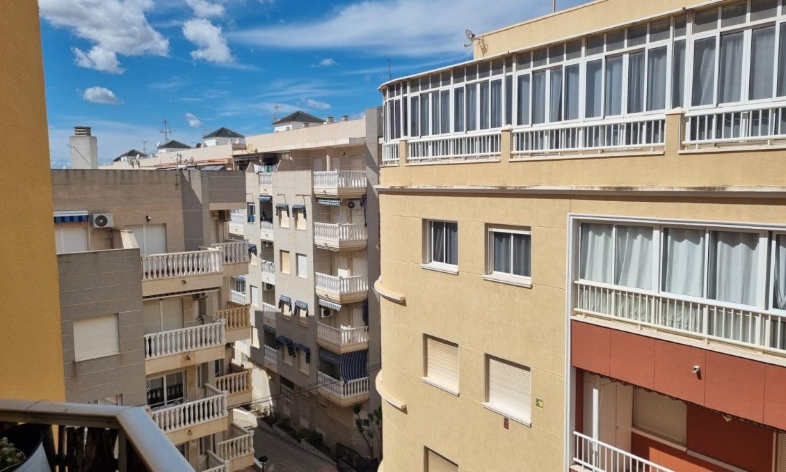 Segunda mano - Apartamento -
Torrevieja - Habaneras