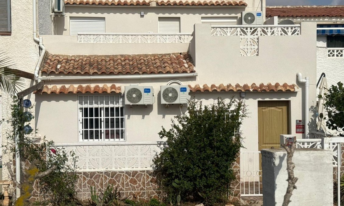 Resale - Town House -
Torrevieja - La Siesta - El Salado - Torreta