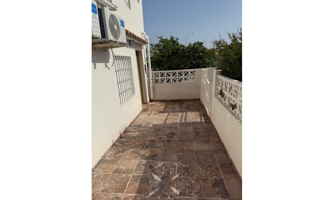 Resale - Town House -
Torrevieja - La Siesta - El Salado - Torreta