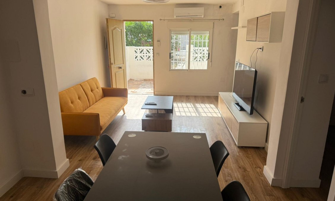 Resale - Town House -
Torrevieja - La Siesta - El Salado - Torreta