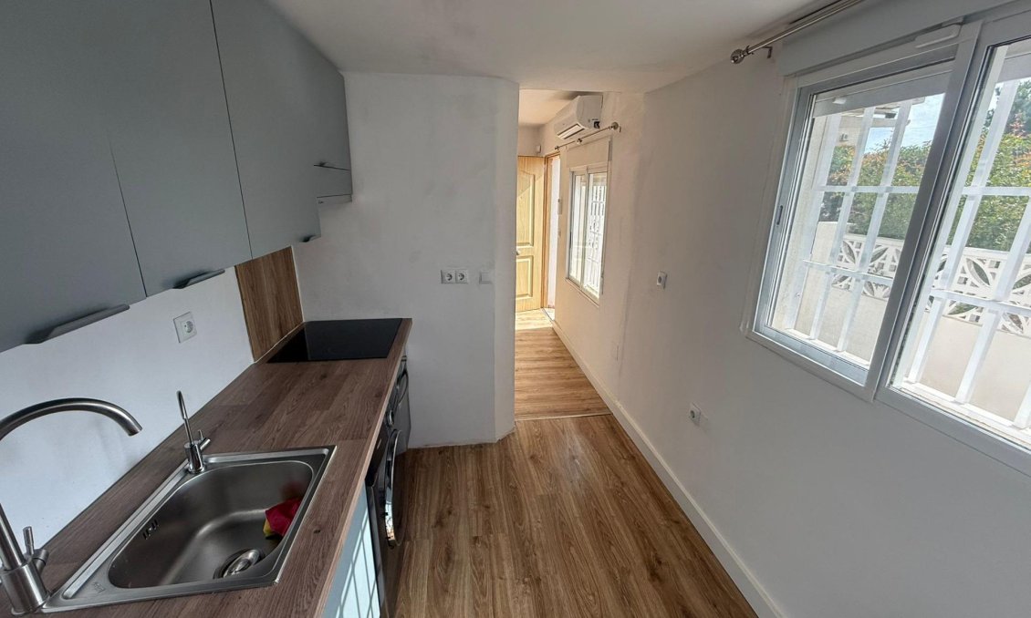 Resale - Town House -
Torrevieja - La Siesta - El Salado - Torreta