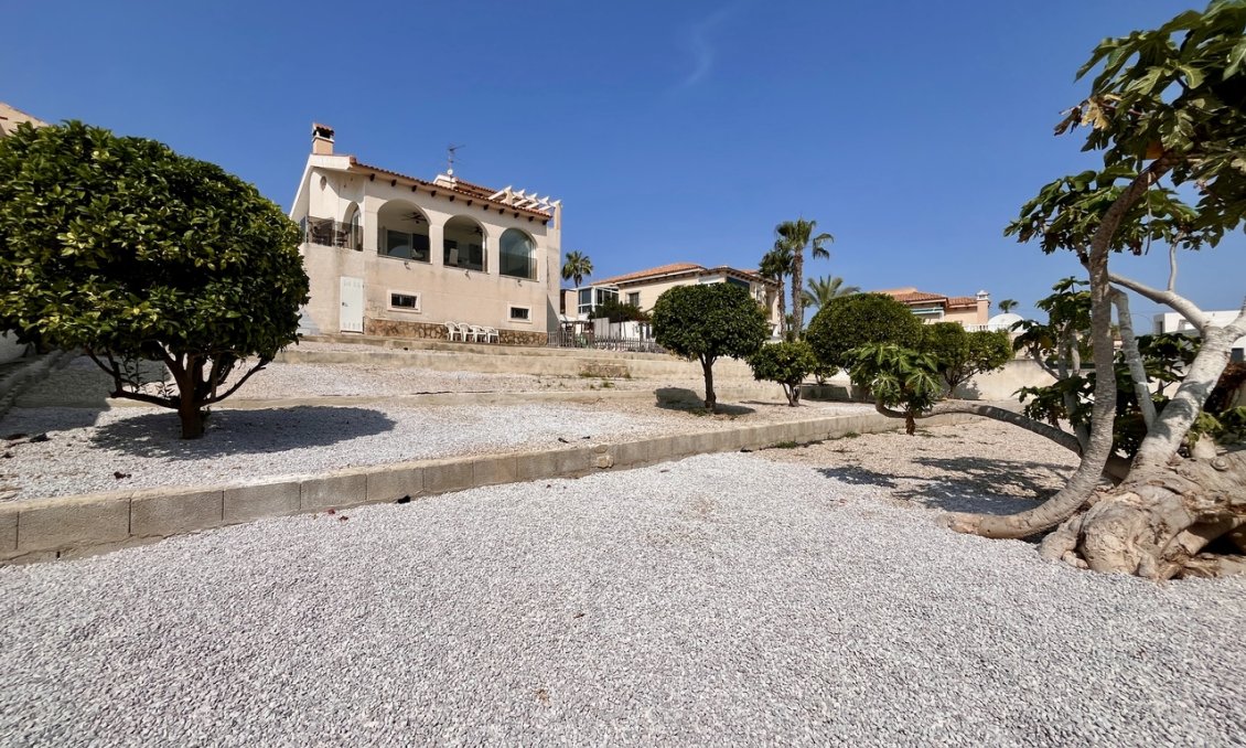 Segunda mano - Villa -
San Miguel de Salinas - Inland