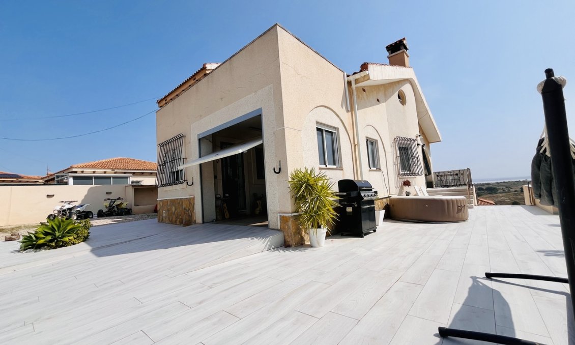 Segunda mano - Villa -
San Miguel de Salinas - Inland