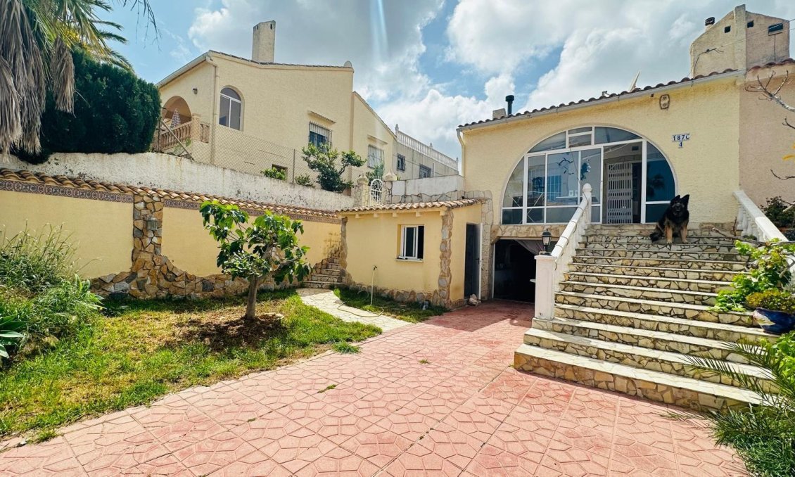 Segunda mano - Town House -
Orihuela - Urbanización Perla Del Mar