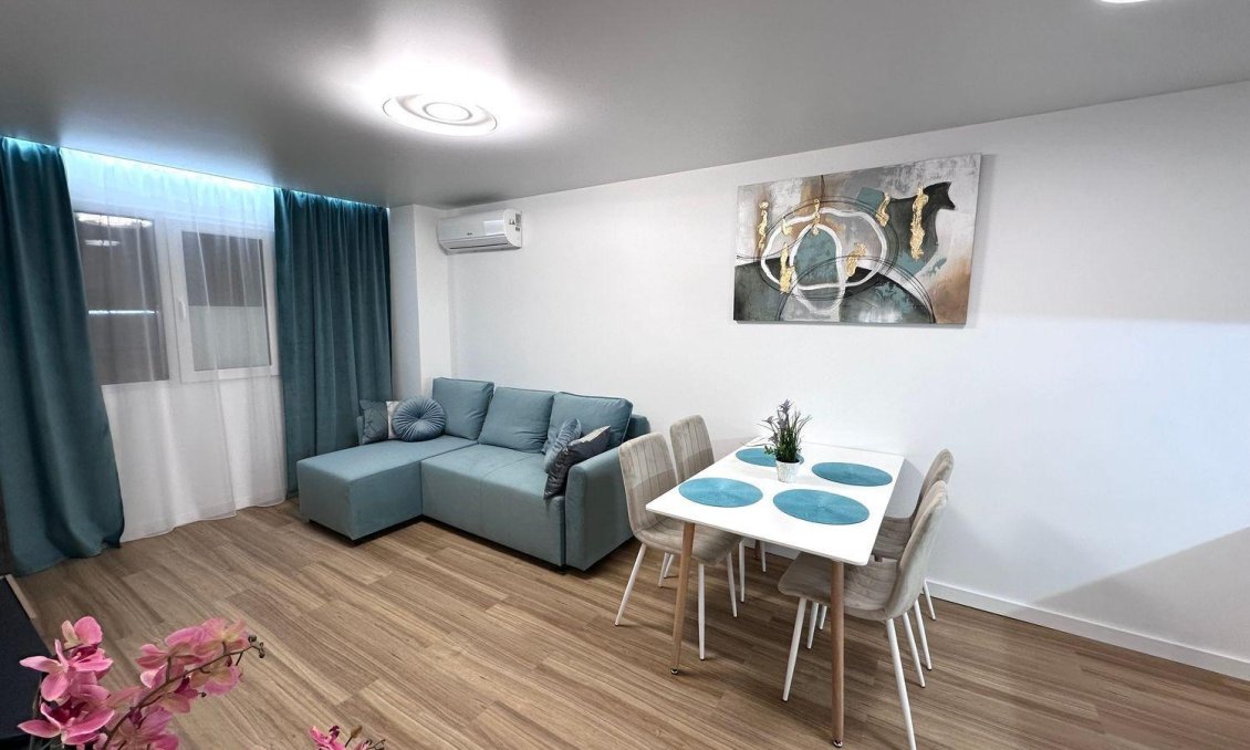 Segunda mano - Apartamento -
Torrevieja - Estacion De Autobuses
