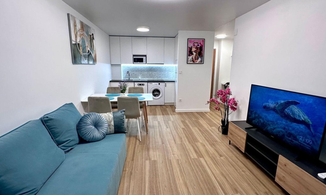 Segunda mano - Apartamento -
Torrevieja - Estacion De Autobuses