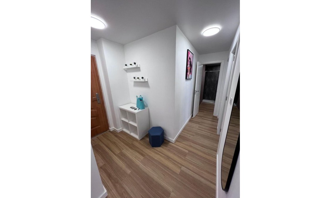 Segunda mano - Apartamento -
Torrevieja - Estacion De Autobuses