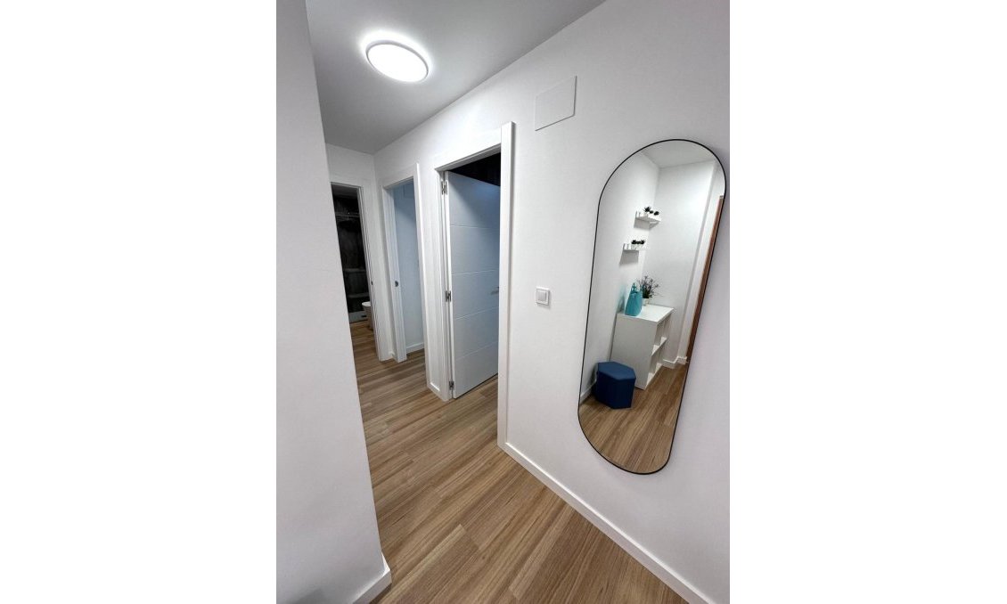 Segunda mano - Apartamento -
Torrevieja - Estacion De Autobuses