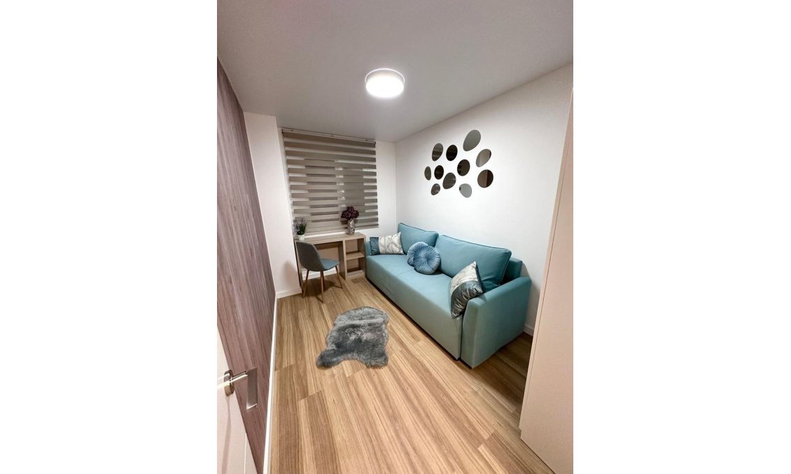 Segunda mano - Apartamento -
Torrevieja - Estacion De Autobuses