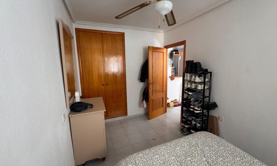 Segunda mano - Apartamento -
Torrevieja - La Mata