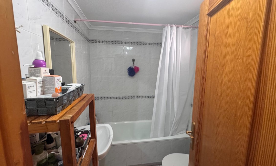 Segunda mano - Apartamento -
Torrevieja - La Mata