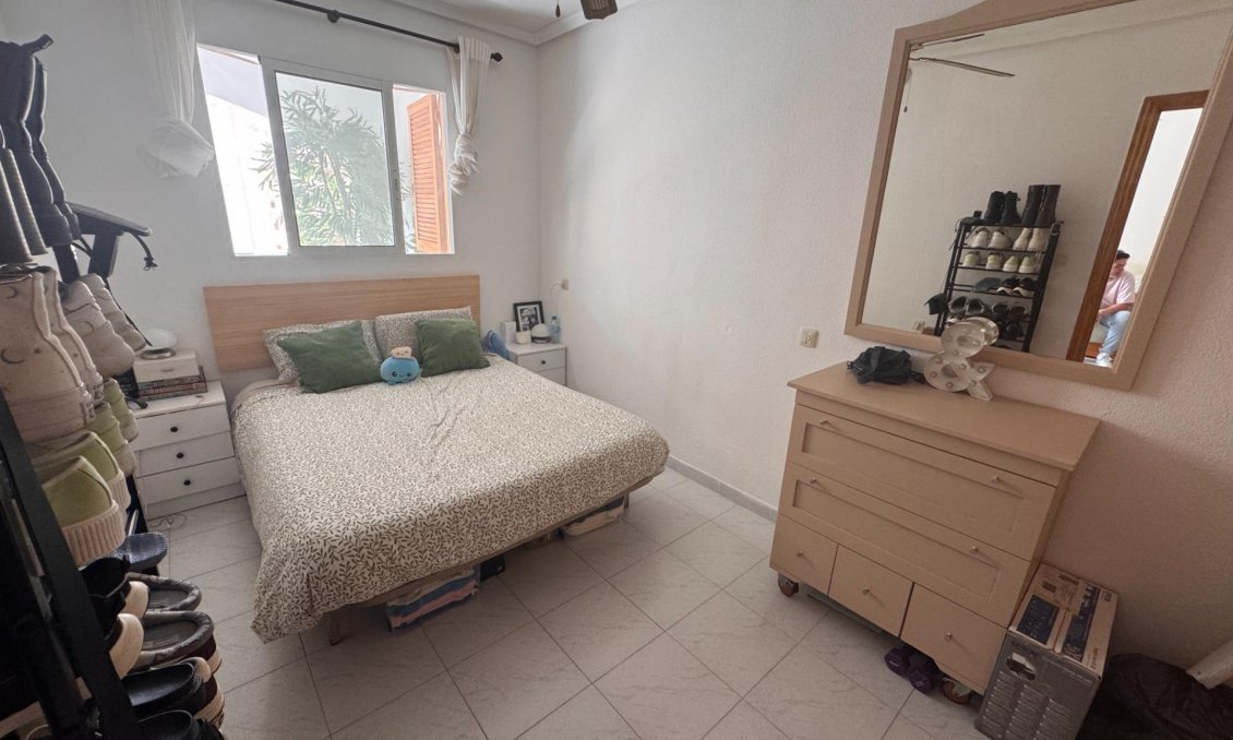 Segunda mano - Apartamento -
Torrevieja - La Mata
