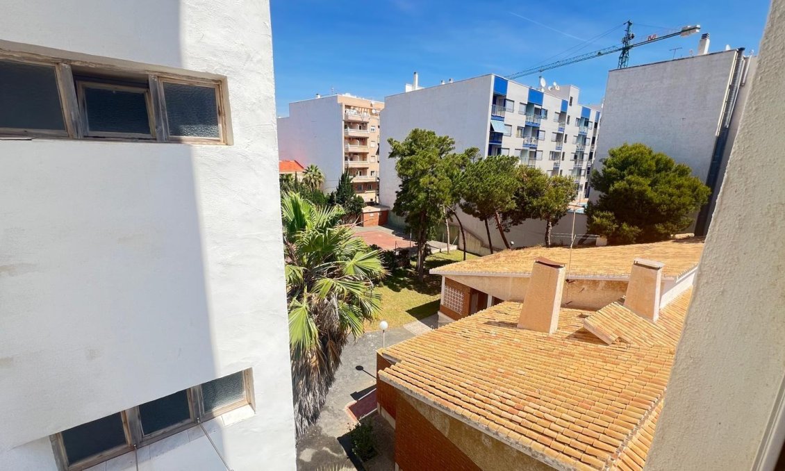 Segunda mano - Apartamento -
Torrevieja - Playa de los Locos
