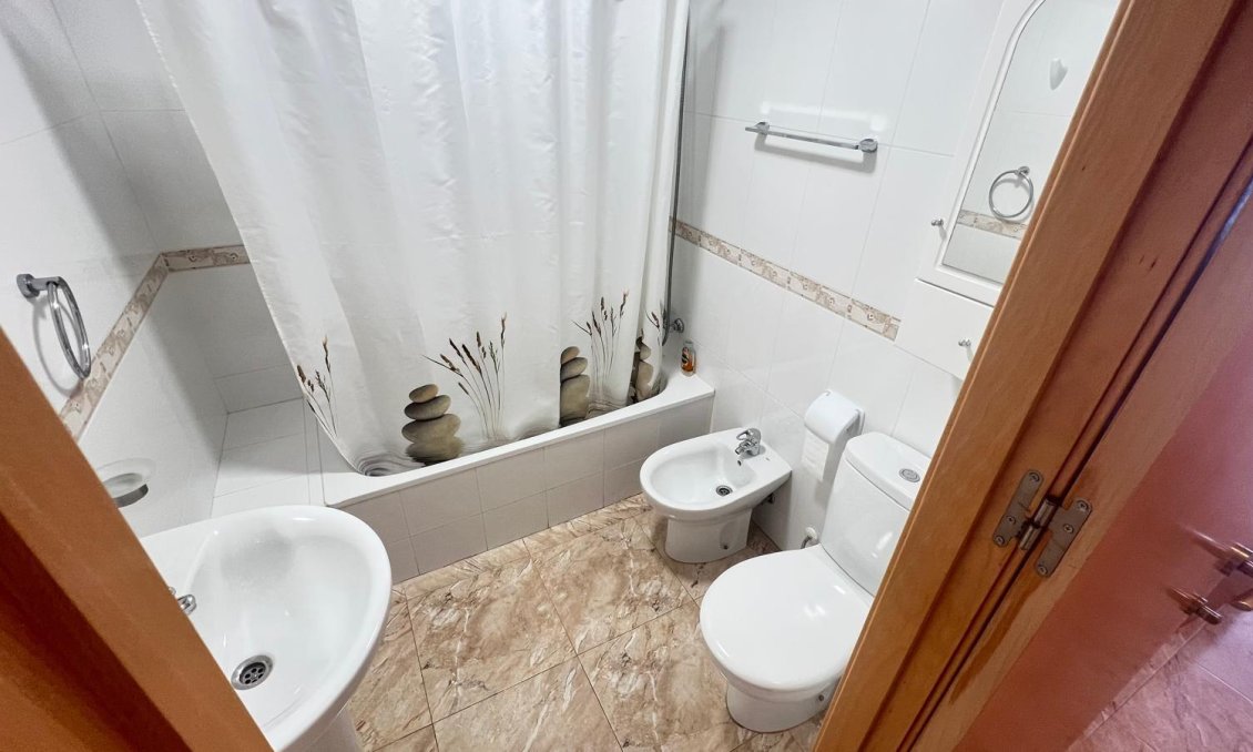 Segunda mano - Apartamento -
Torrevieja - Playa de los Locos