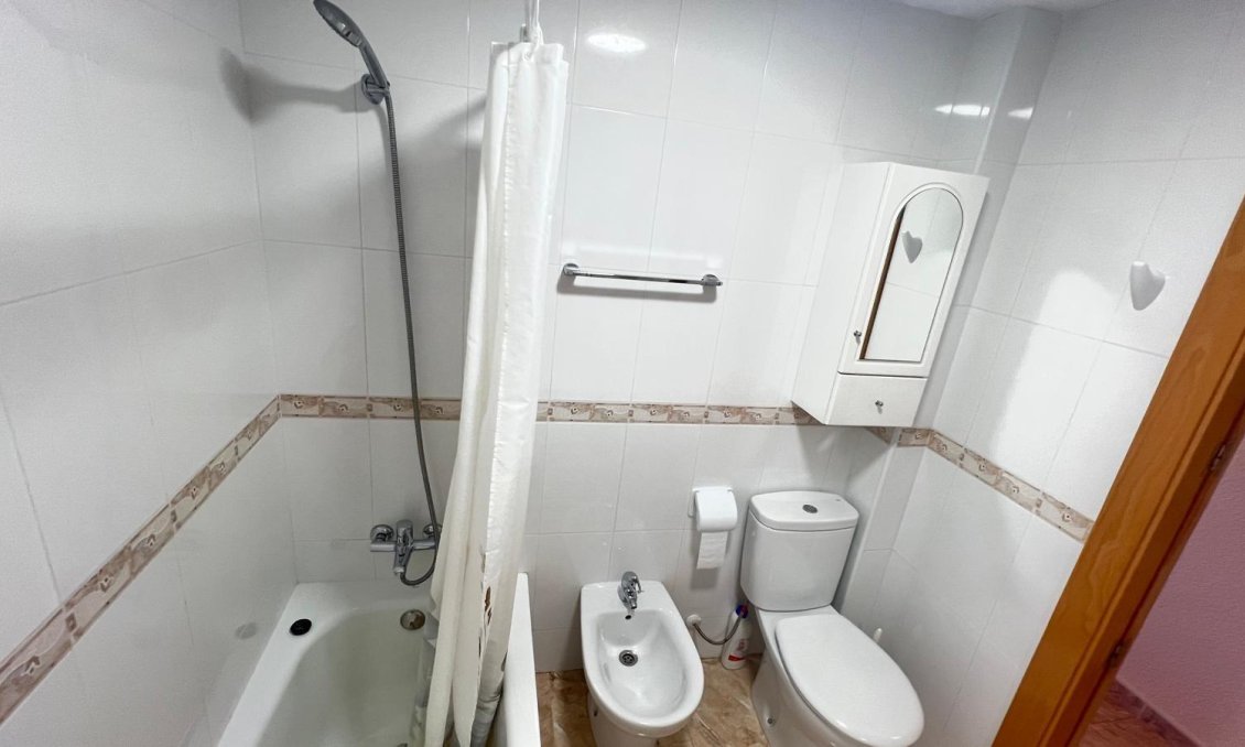 Segunda mano - Apartamento -
Torrevieja - Playa de los Locos