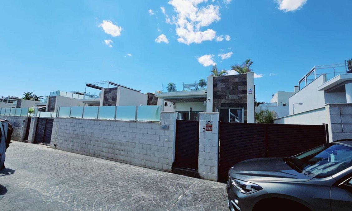 Wiederverkauf - Villa -
Orihuela Costa - Villamartín-las Filipinas