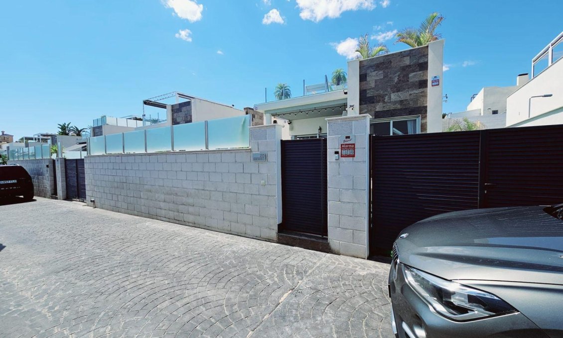 Wiederverkauf - Villa -
Orihuela Costa - Villamartín-las Filipinas