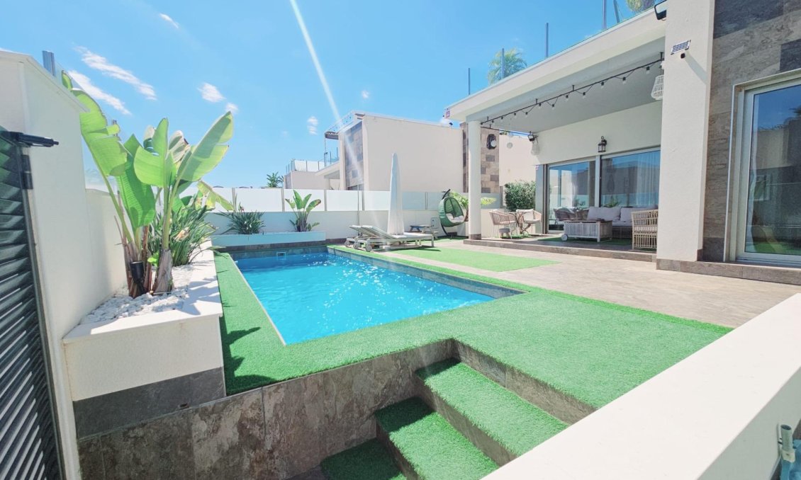 Wiederverkauf - Villa -
Orihuela Costa - Villamartín-las Filipinas