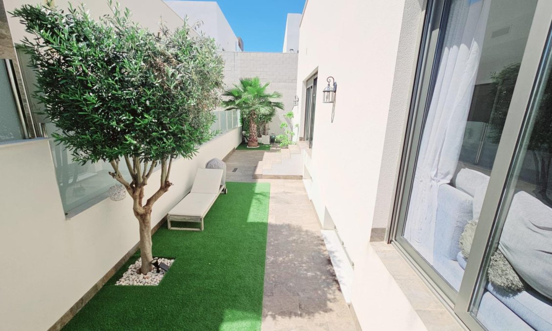 Wiederverkauf - Villa -
Orihuela Costa - Villamartín-las Filipinas