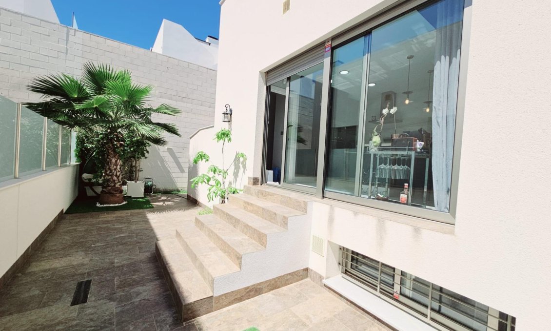 Wiederverkauf - Villa -
Orihuela Costa - Villamartín-las Filipinas