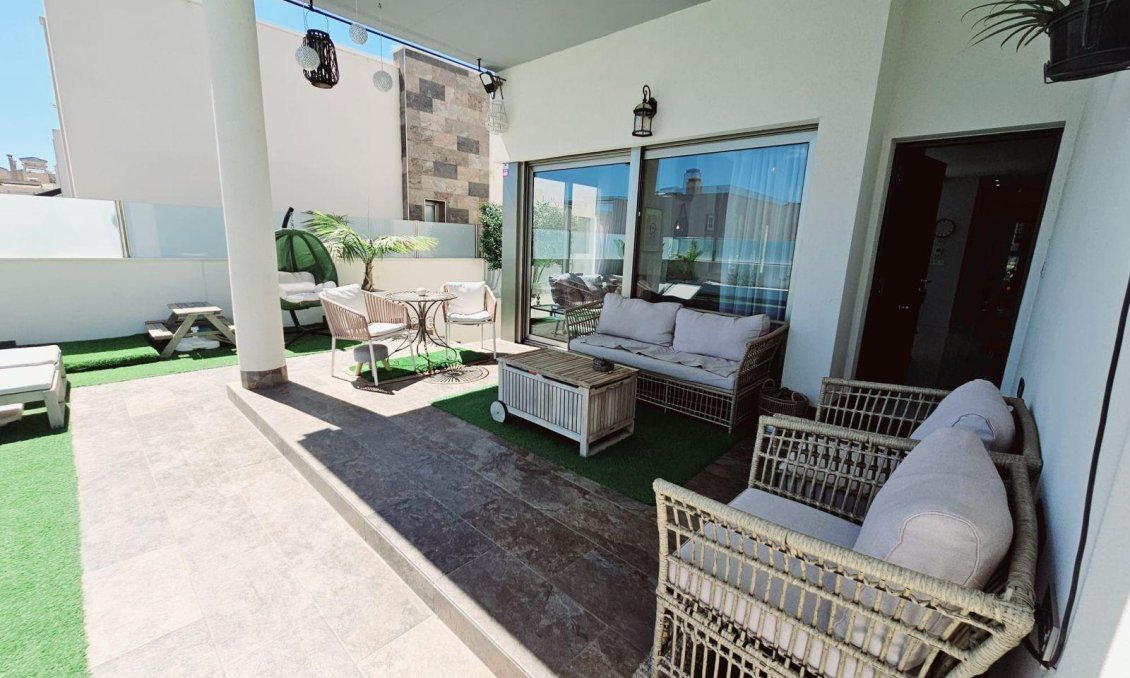 Wiederverkauf - Villa -
Orihuela Costa - Villamartín-las Filipinas