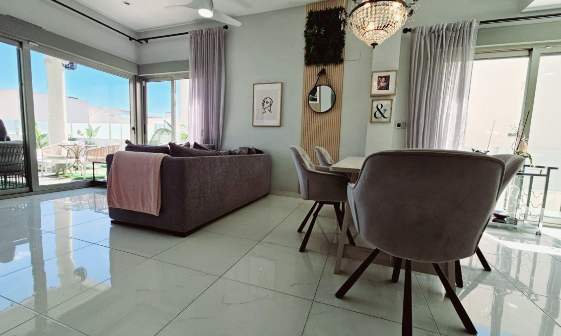 Wiederverkauf - Villa -
Orihuela Costa - Villamartín-las Filipinas