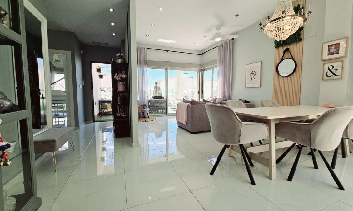 Wiederverkauf - Villa -
Orihuela Costa - Villamartín-las Filipinas