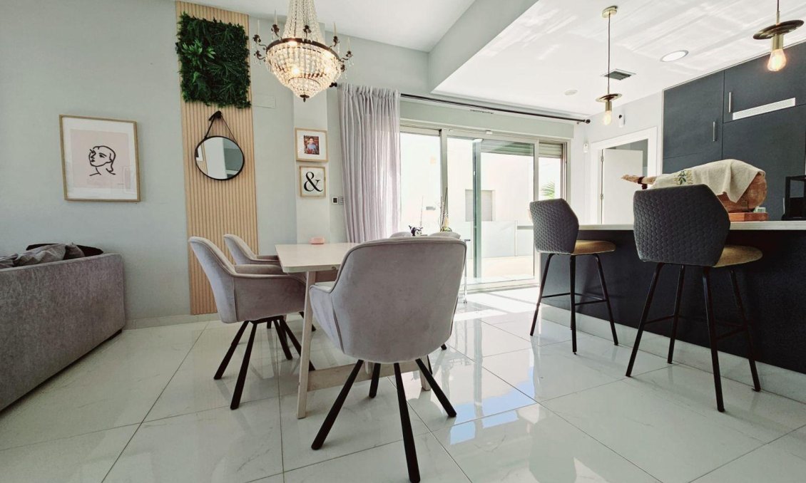 Wiederverkauf - Villa -
Orihuela Costa - Villamartín-las Filipinas