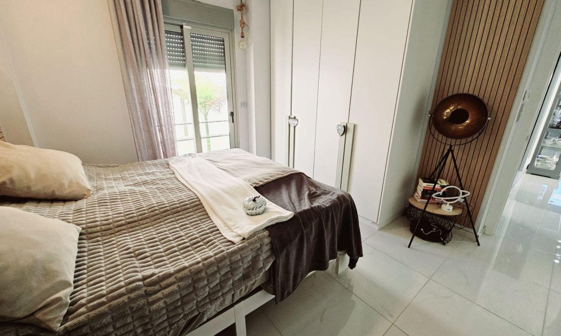 Wiederverkauf - Villa -
Orihuela Costa - Villamartín-las Filipinas