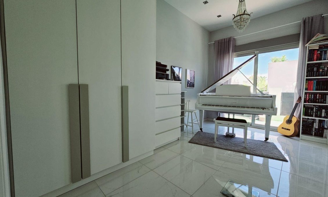 Wiederverkauf - Villa -
Orihuela Costa - Villamartín-las Filipinas