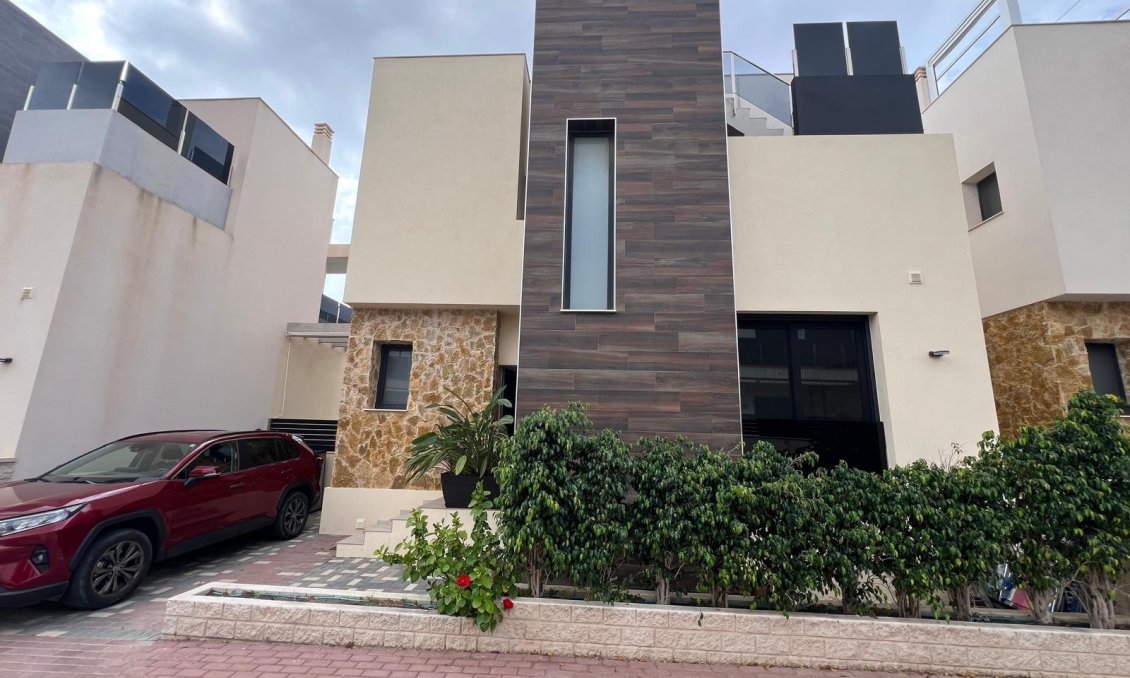 Wiederverkauf - Villa -
Orihuela Costa - Lomas de Cabo Roig