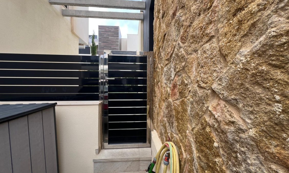Wiederverkauf - Villa -
Orihuela Costa - Lomas de Cabo Roig