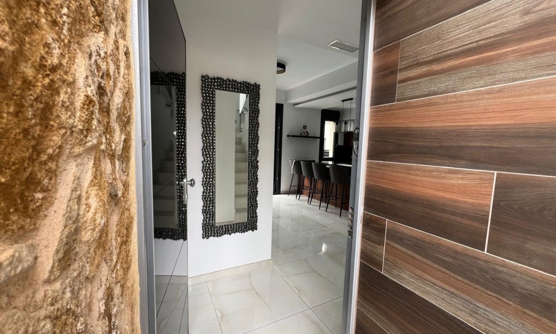 Wiederverkauf - Villa -
Orihuela Costa - Lomas de Cabo Roig