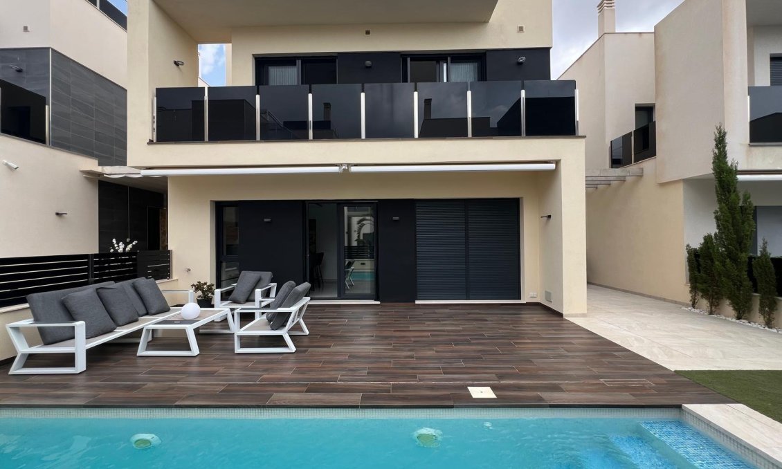 Wiederverkauf - Villa -
Orihuela Costa - Lomas de Cabo Roig