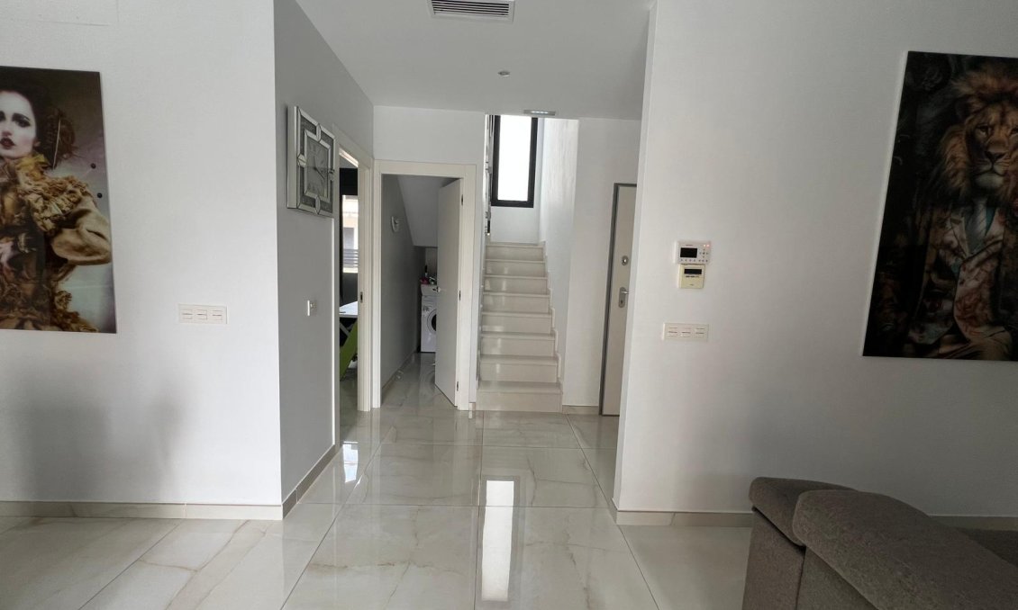 Wiederverkauf - Villa -
Orihuela Costa - Lomas de Cabo Roig